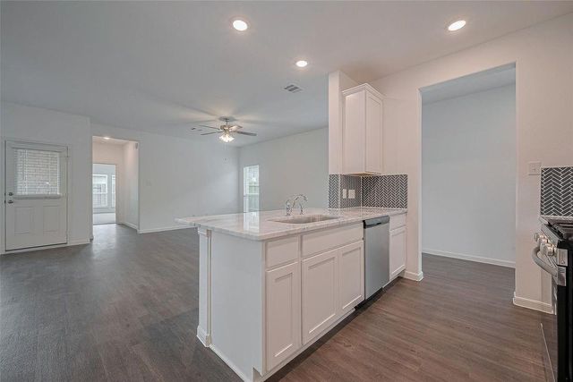 590 Long Branch Drive, Dayton, TX 77535