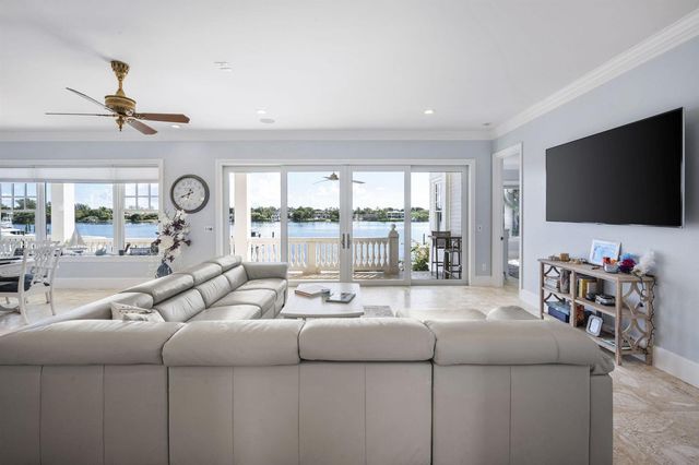17667 SE Federal Highway, Jupiter, FL 33469