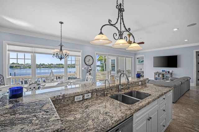 17667 SE Federal Highway, Jupiter, FL 33469