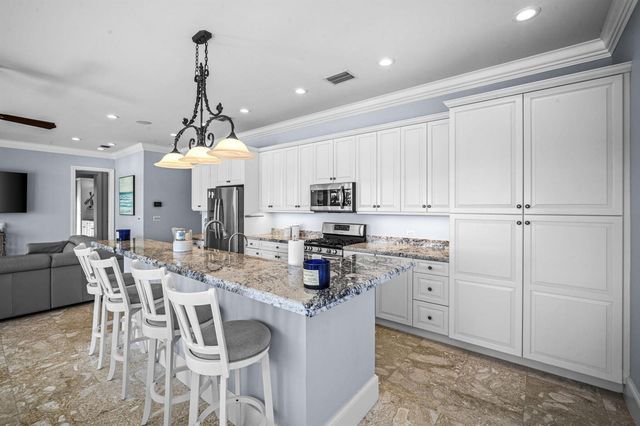 17667 SE Federal Highway, Jupiter, FL 33469
