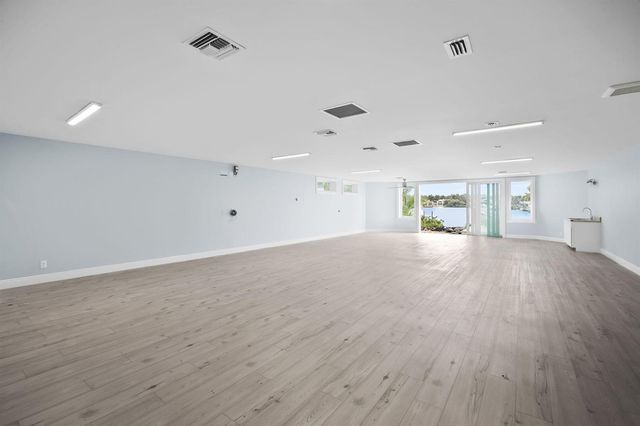 17667 SE Federal Highway, Jupiter, FL 33469