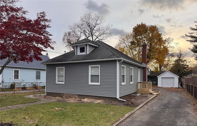 515 Sweezy Avenue, Riverhead, NY 11901