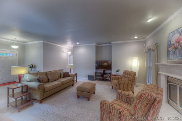 221 Waterford Street, Catoosa, OK 74015