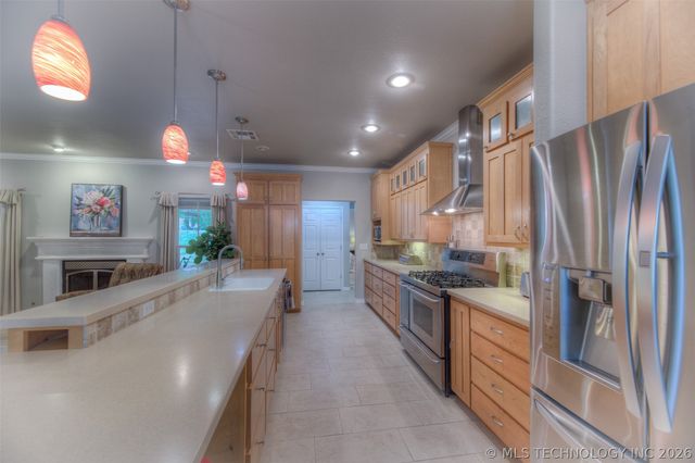 221 Waterford Street, Catoosa, OK 74015