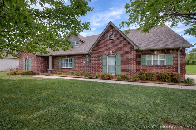 221 Waterford Street, Catoosa, OK 74015