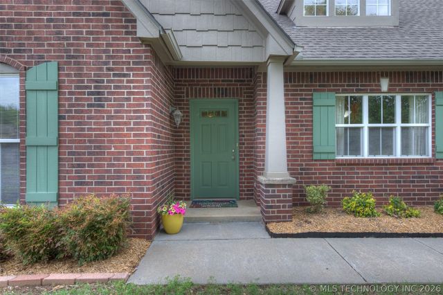221 Waterford Street, Catoosa, OK 74015