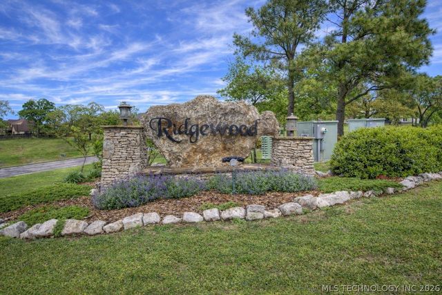 221 Waterford Street, Catoosa, OK 74015