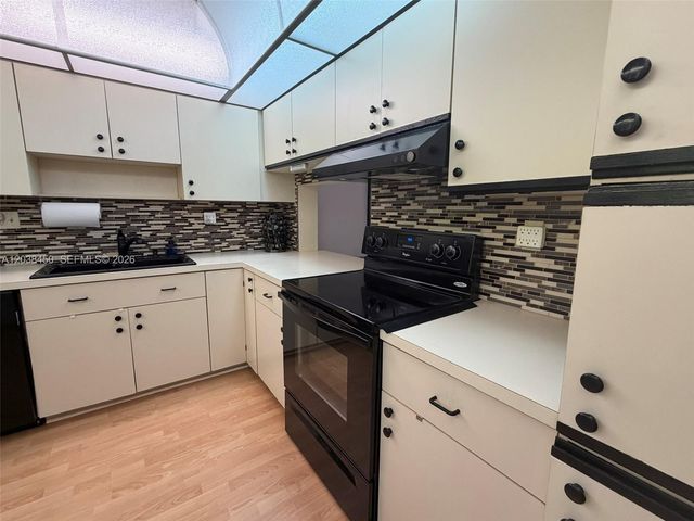 4960 E Sabal Palm Boulevard 308, Tamarac, FL 33319