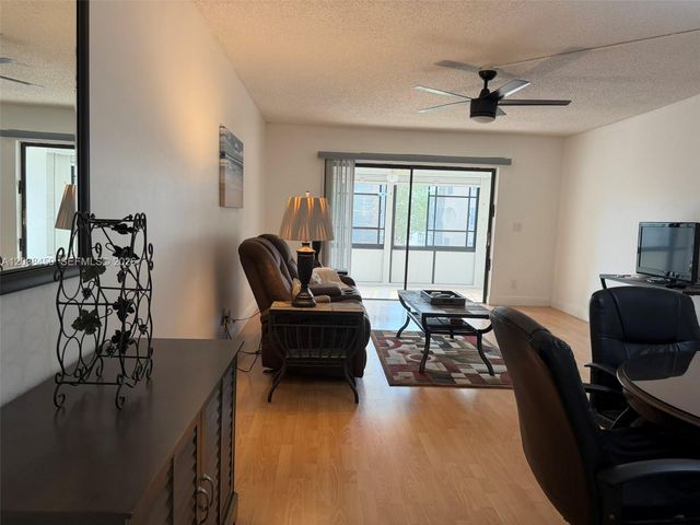 4960 E Sabal Palm Boulevard 308, Tamarac, FL 33319