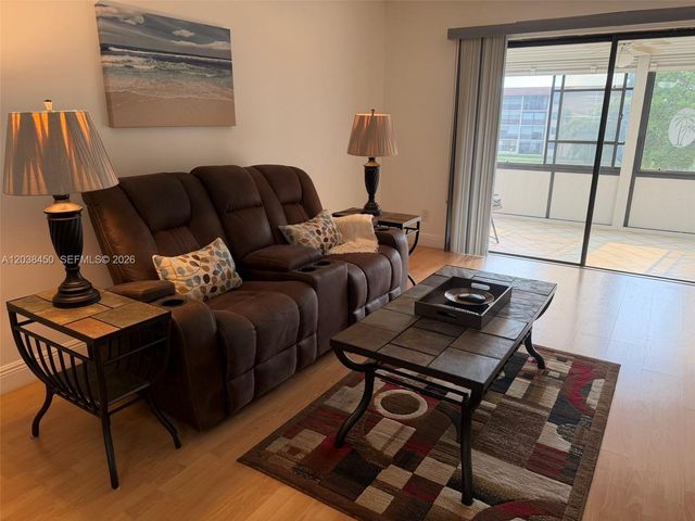 4960 E Sabal Palm Boulevard 308, Tamarac, FL 33319
