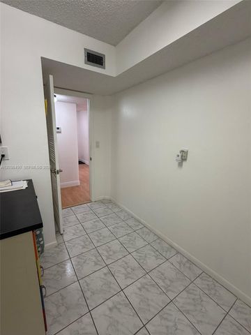 4960 E Sabal Palm Boulevard 308, Tamarac, FL 33319