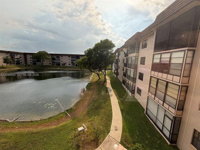 4960 E Sabal Palm Boulevard 308, Tamarac, FL 33319