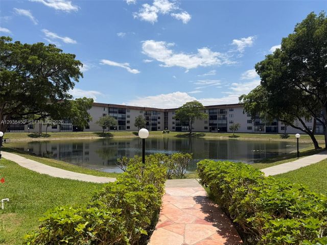4960 E Sabal Palm Boulevard 308, Tamarac, FL 33319