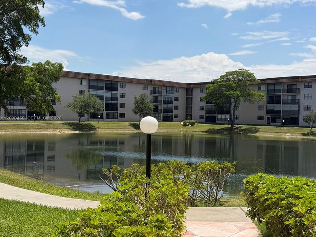 4960 E Sabal Palm Boulevard 308, Tamarac, FL 33319