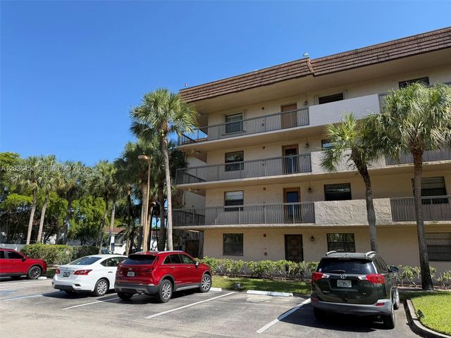 4960 E Sabal Palm Boulevard 308, Tamarac, FL 33319