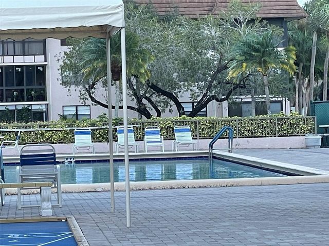 4960 E Sabal Palm Boulevard 308, Tamarac, FL 33319