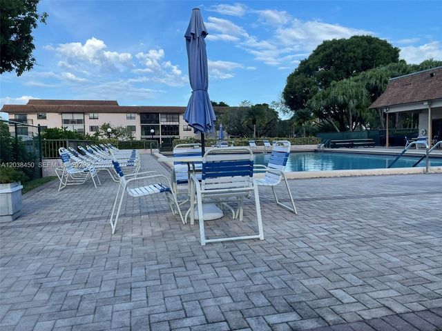 4960 E Sabal Palm Boulevard 308, Tamarac, FL 33319