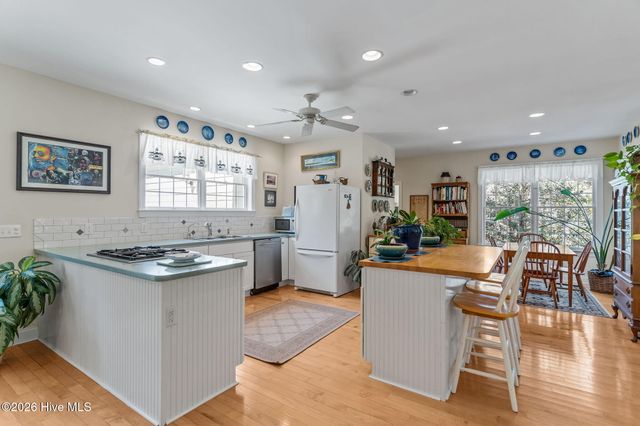 530 North Line Drive, Hampstead, NC 28443