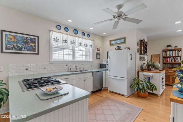 530 North Line Drive, Hampstead, NC 28443