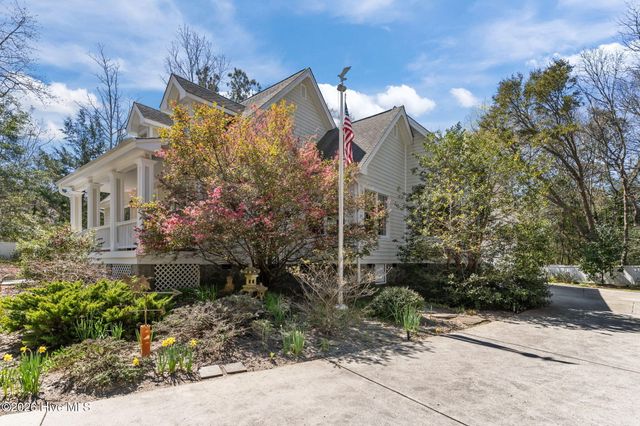 530 North Line Drive, Hampstead, NC 28443