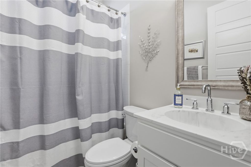 Image 12 of property listing at 25 Golf Drive, Pooler, GA 31322