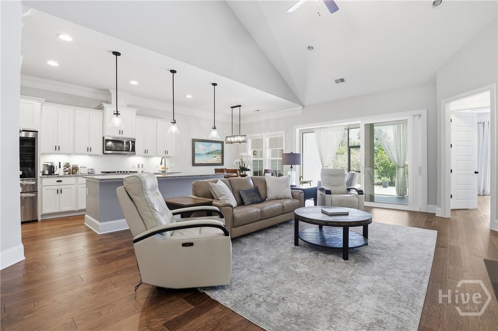 Image 13 of property listing at 25 Golf Drive, Pooler, GA 31322