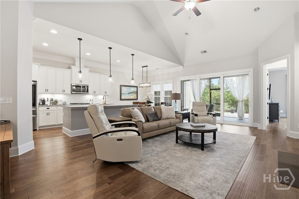 Image 17 of property listing at 25 Golf Drive, Pooler, GA 31322