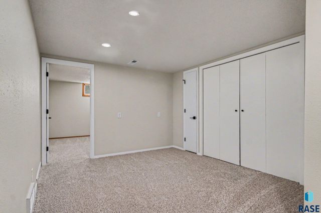 2105 W 21St St Street, Sioux Falls, SD 57105