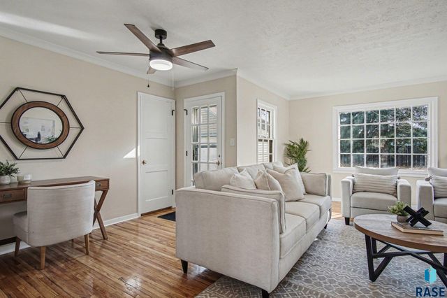 2105 W 21St St Street, Sioux Falls, SD 57105