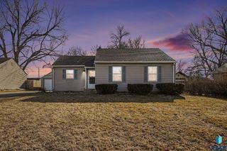 2105 W 21St St Street, Sioux Falls, SD 57105