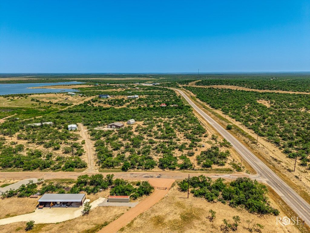 Image 10 of property listing at 17001 Mustang Creek Road, Millersview, TX 76862