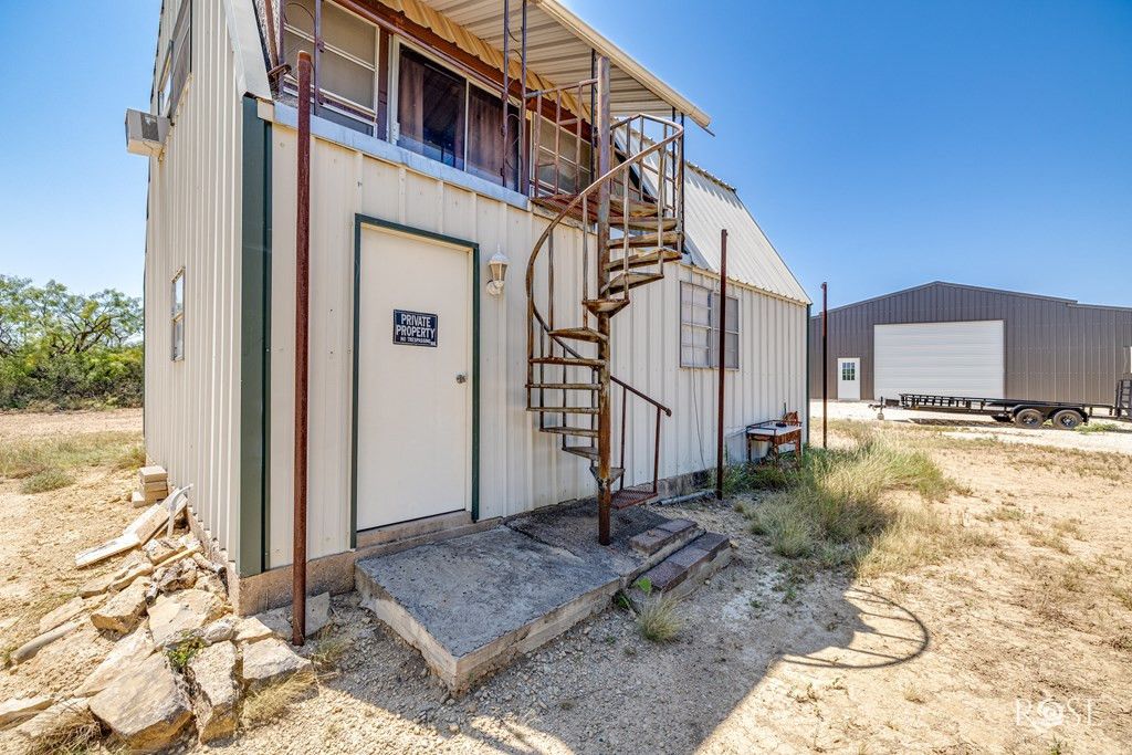 Image 4 of property listing at 17001 Mustang Creek Road, Millersview, TX 76862