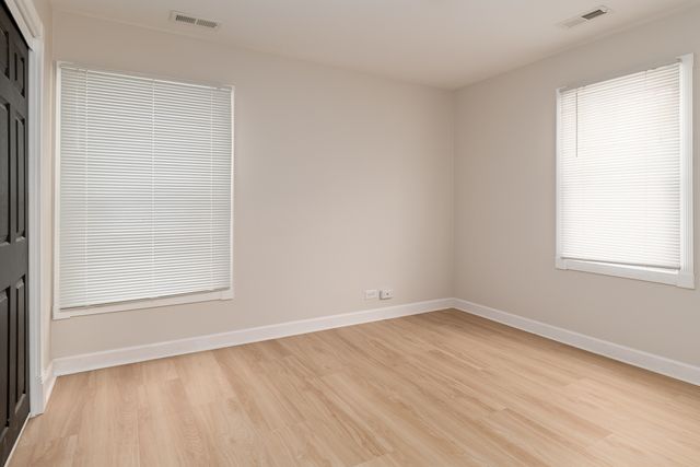 39285 N Garnett Avenue, Beach Park, IL 60099