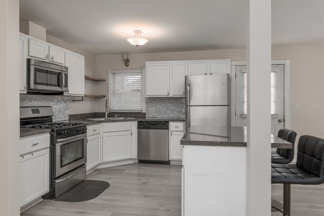 39285 N Garnett Avenue, Beach Park, IL 60099