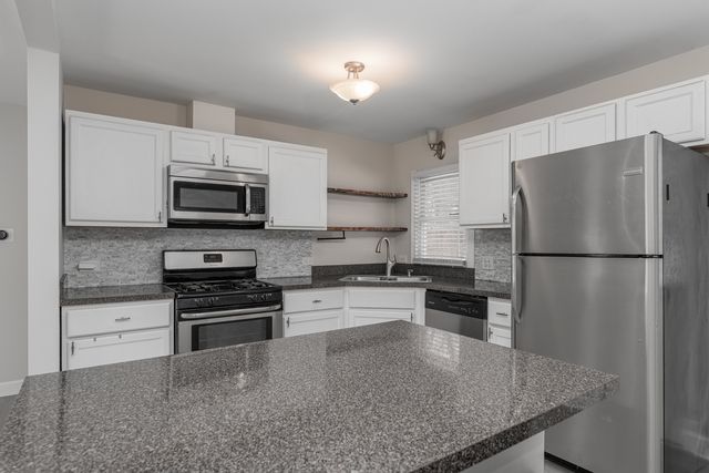 39285 N Garnett Avenue, Beach Park, IL 60099