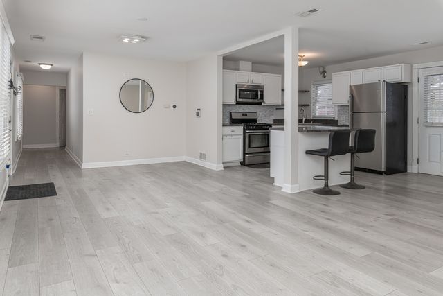 39285 N Garnett Avenue, Beach Park, IL 60099