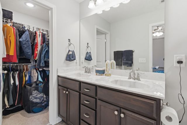 324 Jerry Butler Dr, La Vergne, TN 37086