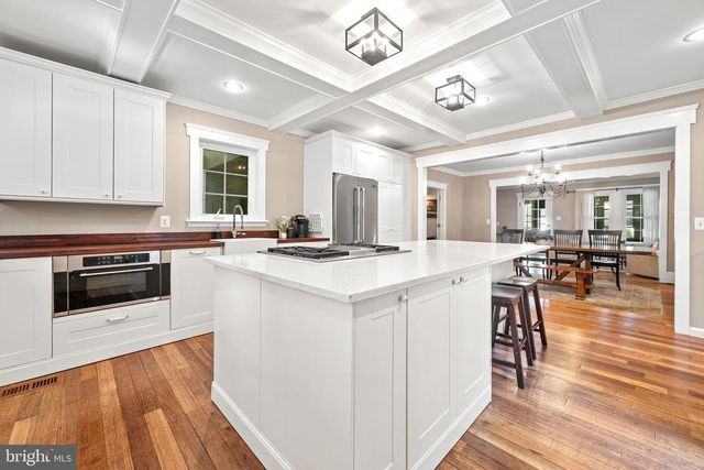 132 S GARFIELD ST, Arlington, VA 22204