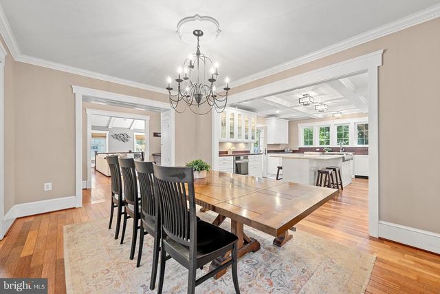 132 S GARFIELD ST, Arlington, VA 22204