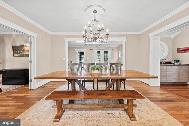 132 S GARFIELD ST, Arlington, VA 22204