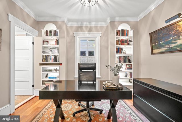 132 S GARFIELD ST, Arlington, VA 22204