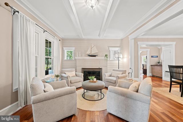 132 S GARFIELD ST, Arlington, VA 22204
