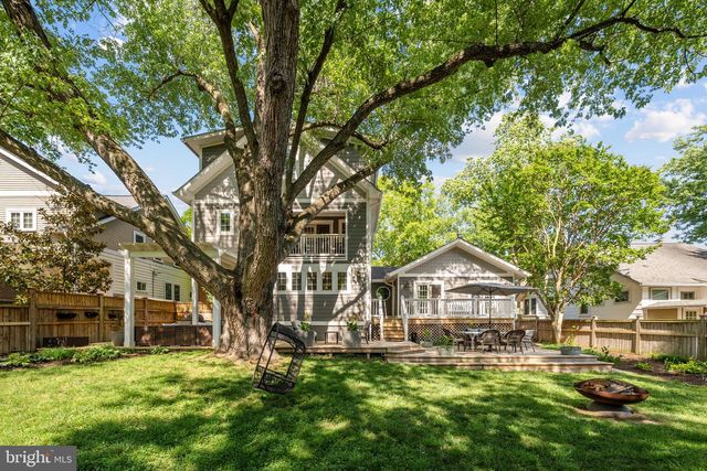 132 S GARFIELD ST, Arlington, VA 22204