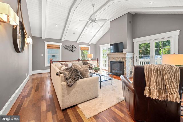 132 S GARFIELD ST, Arlington, VA 22204