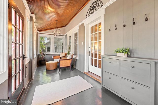 132 S GARFIELD ST, Arlington, VA 22204