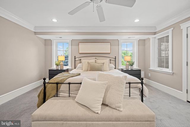 132 S GARFIELD ST, Arlington, VA 22204