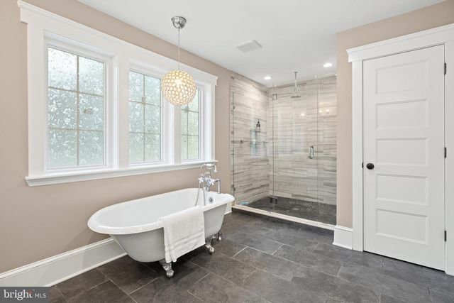 132 S GARFIELD ST, Arlington, VA 22204