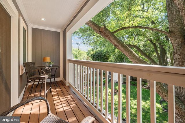 132 S GARFIELD ST, Arlington, VA 22204