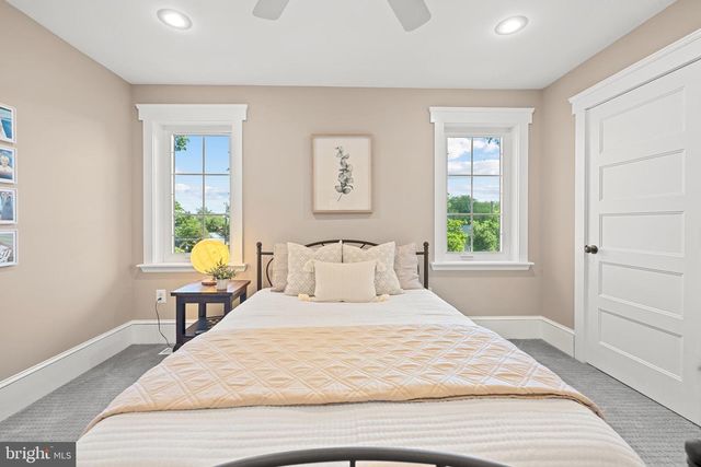 132 S GARFIELD ST, Arlington, VA 22204