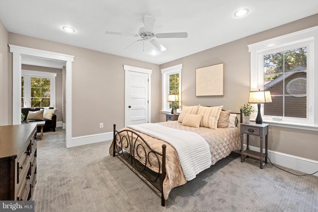 132 S GARFIELD ST, Arlington, VA 22204